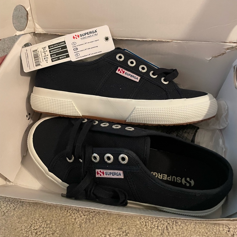 NWT size 37 UK 6.5 US Superga Navy Sneakers